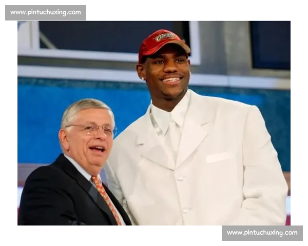 缔造 NBA 帝国的隐形巨人：斯特恩的名人堂传奇